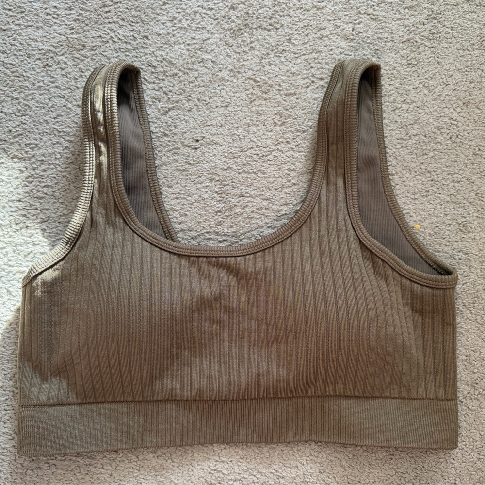 Good American Ribbed Scoop Neck Bra Crop Tank Top - Taupe - Womens 3/4